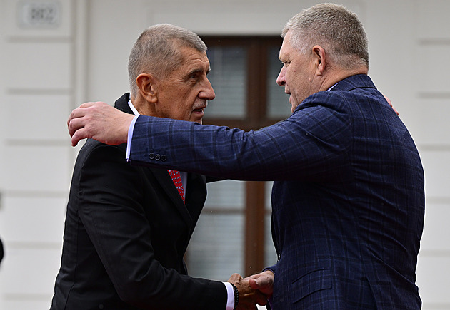 Babiš v Praze přivítá Fica. Společně odhalí sochu česko-slovenského přátelství